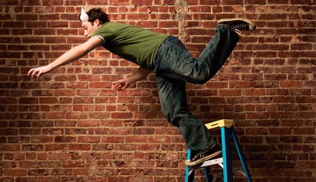 ladder falling-off-ladder_14060